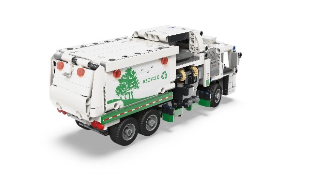 LEGO Technic Mack LR Electric Garbage Truck 42167